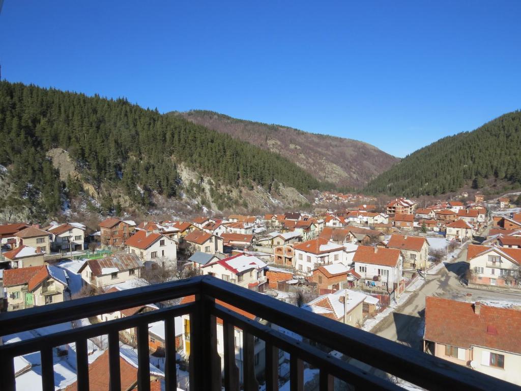 Panoramic 301 - Stunning mountain landscape view from the master bedroom balcony