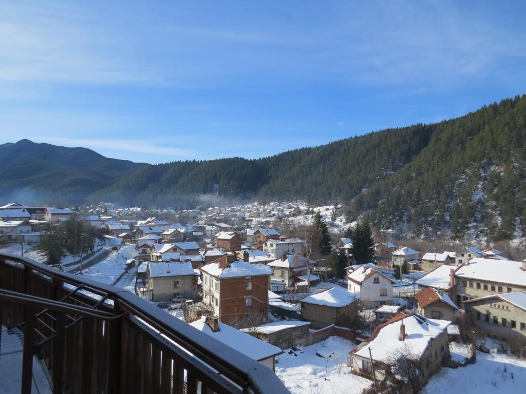 Panoramic 301 - Breathtaking winter mountain view from the private terrace in Beli Iskar